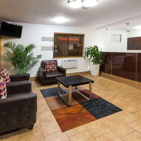 Super 8 By Wyndham Dubuque Motel Dış mekan fotoğraf