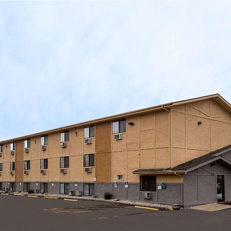 Super 8 By Wyndham Dubuque Motel Dış mekan fotoğraf