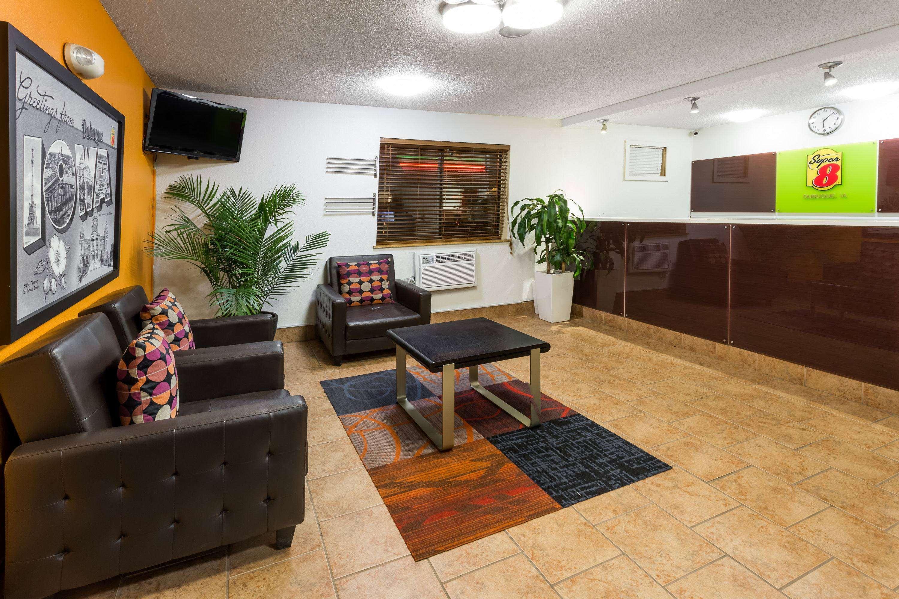 Super 8 By Wyndham Dubuque Motel Dış mekan fotoğraf