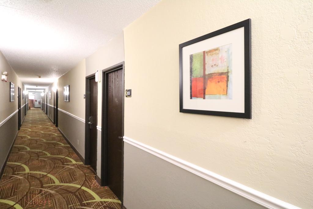 Super 8 By Wyndham Dubuque Motel Dış mekan fotoğraf