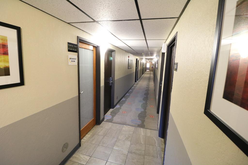 Super 8 By Wyndham Dubuque Motel Dış mekan fotoğraf