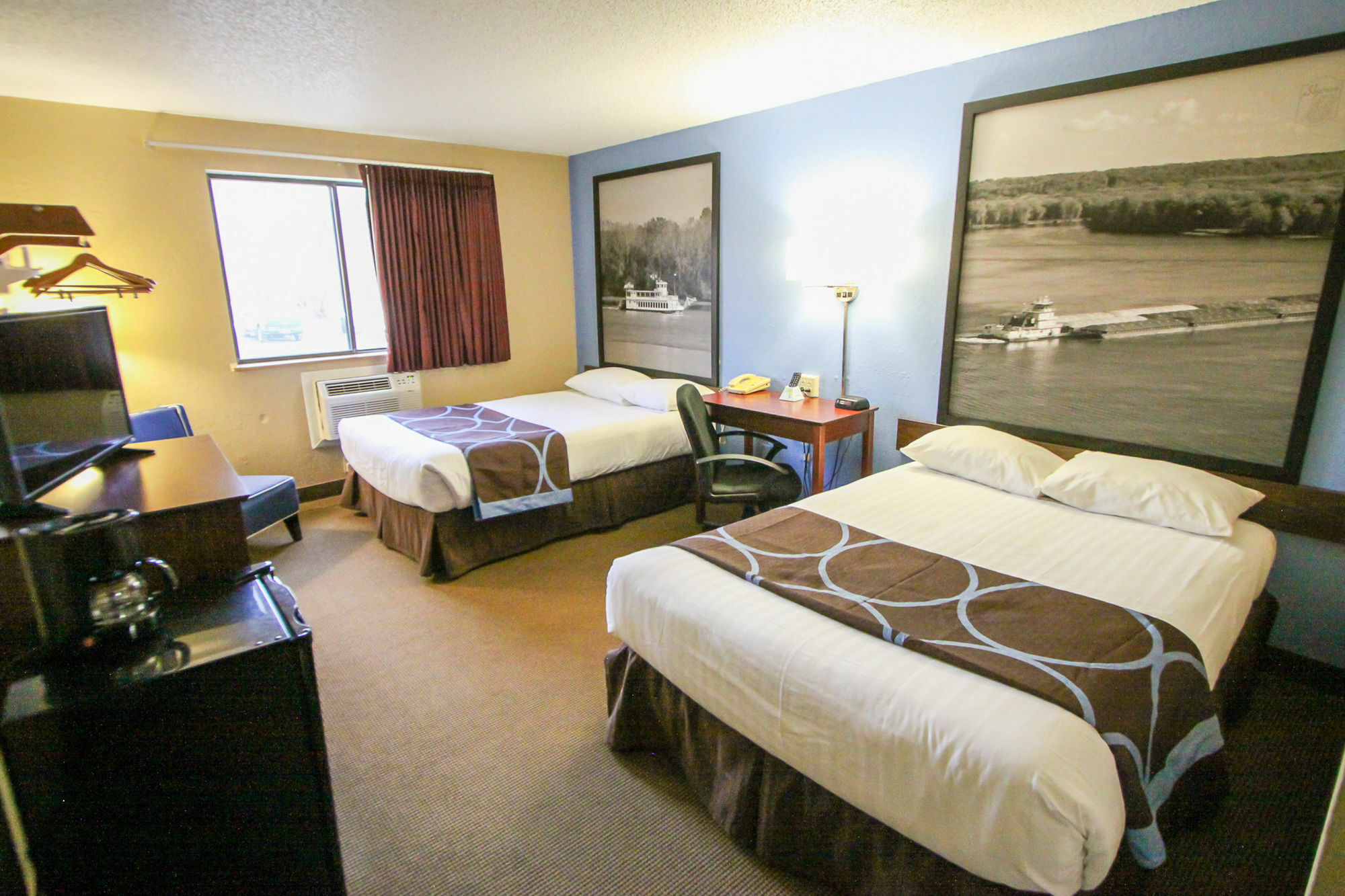 Super 8 By Wyndham Dubuque Motel Dış mekan fotoğraf