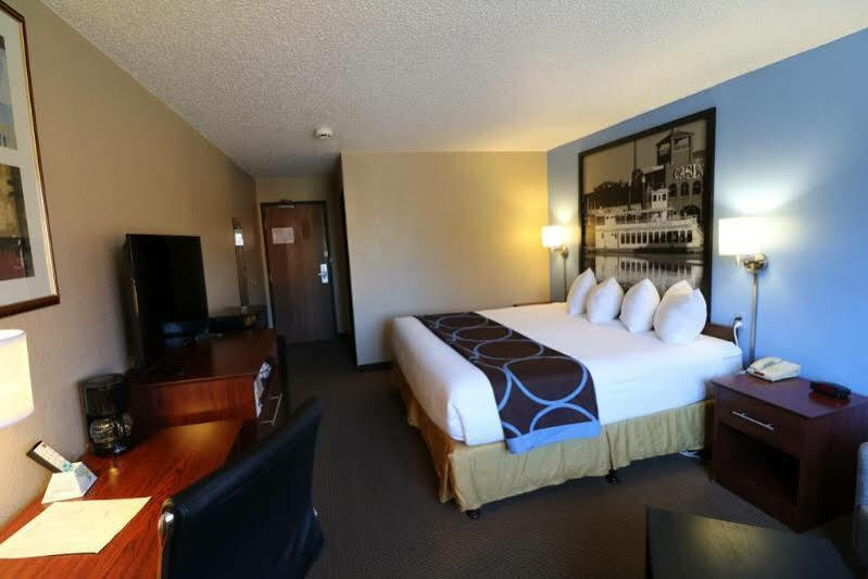 Super 8 By Wyndham Dubuque Motel Dış mekan fotoğraf